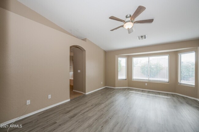 Building Photo - 1843 E Ebony Pl