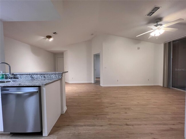 Building Photo - 7511 Seurat St