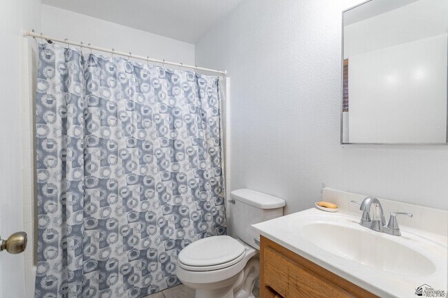 Building Photo - 1510 N 9th Ave