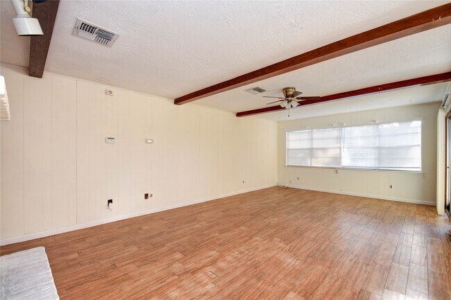 Building Photo - 9510 Huntington Way Dr
