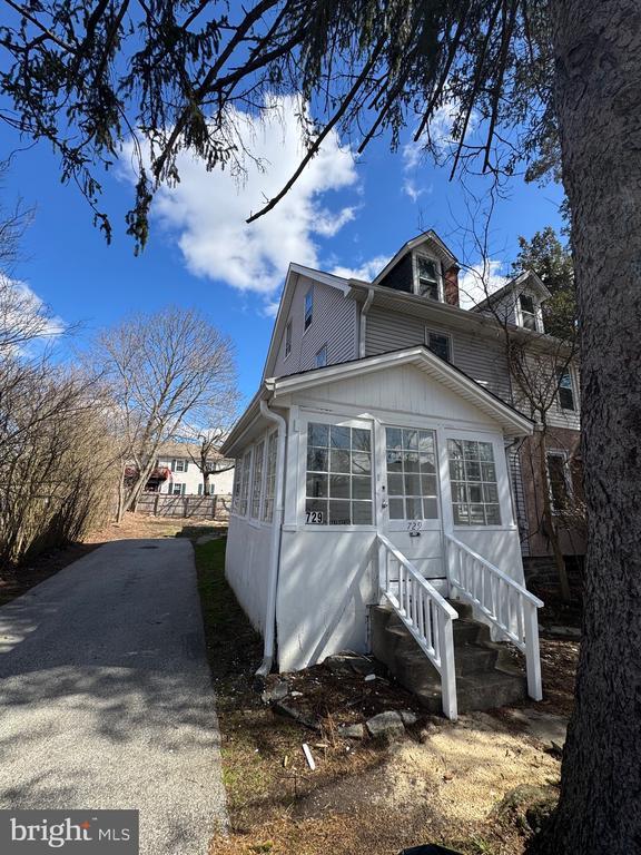 Building Photo - 729 E Haverford Rd