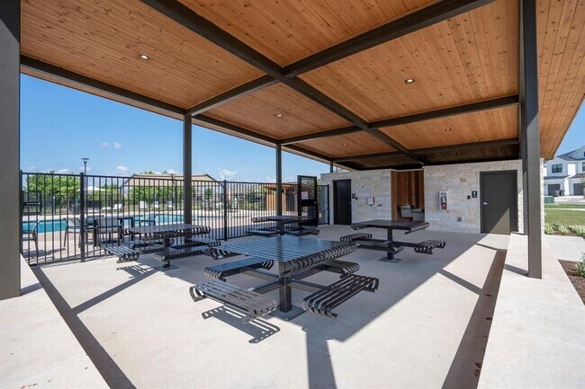 Building Photo - 195 Waterside Rd