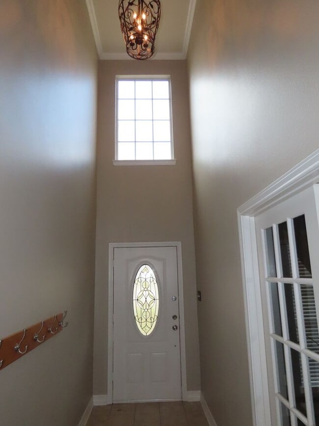 Building Photo - Stunning South Tyler 4-Bedroom, 2-Story Home W/ Downstairs Primary Room: Features Fresh Paint and...