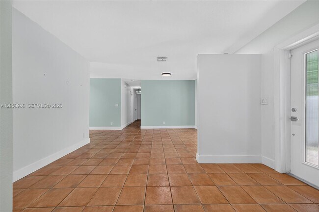 Building Photo - 12935 SW 81st Ave