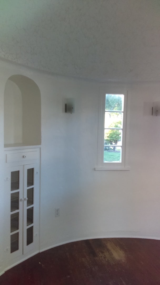 Building Photo - Charming 1920s Home – Full of Character! T...