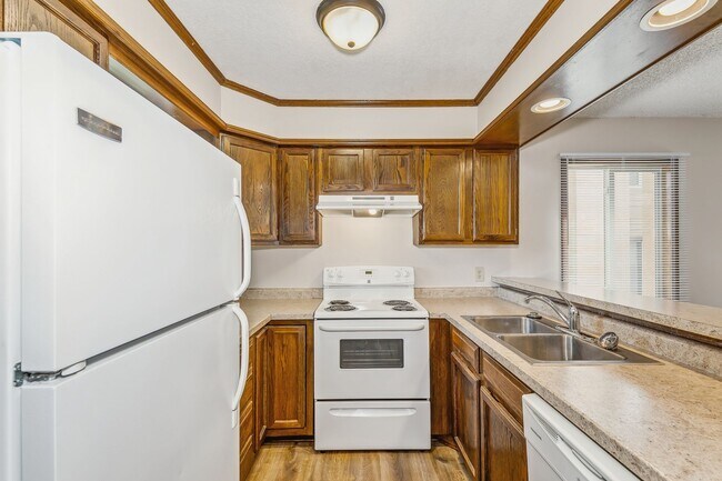 Building Photo - 2405 S Capri St