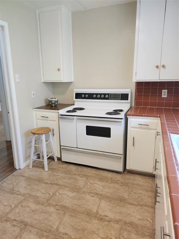 Building Photo - 5142 Stuyvesant Ln