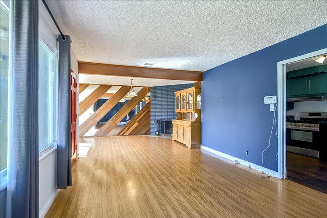 Building Photo - 9239 Bonavista Ln