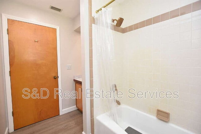 Building Photo - 3602 Bruton Rd