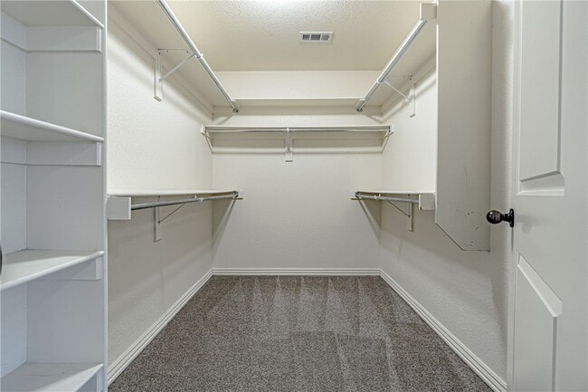 Building Photo - 926 Kensington Dr