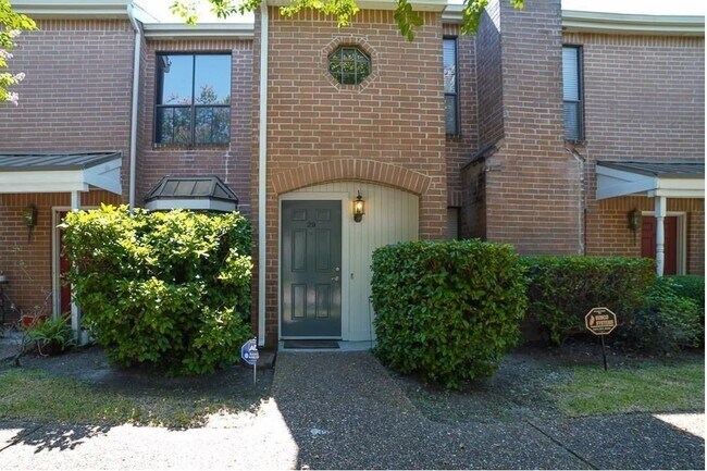 Primary Photo - 12550 Piping Rock Dr
