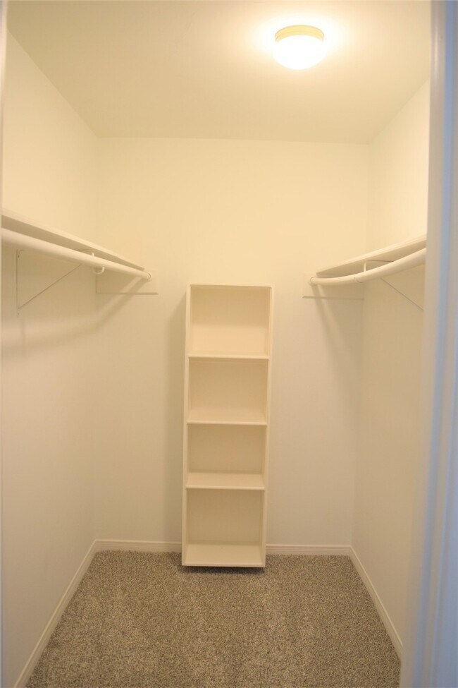 Building Photo - 6207 Northway Dr