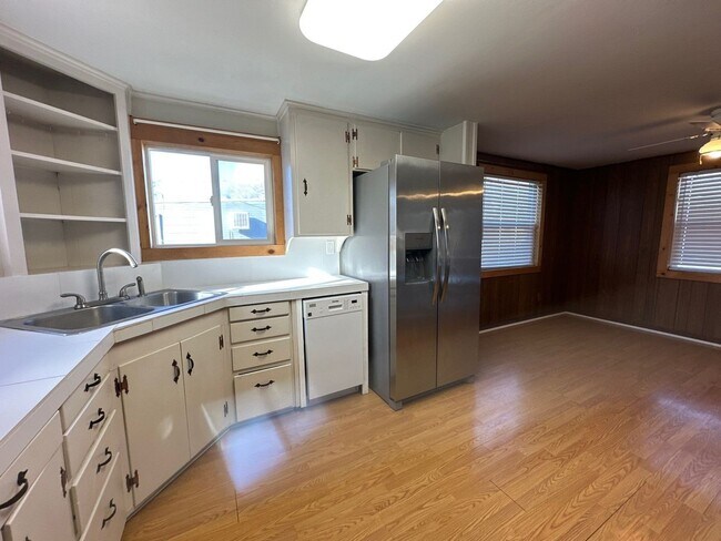 Building Photo - 5776 Harlan Dr