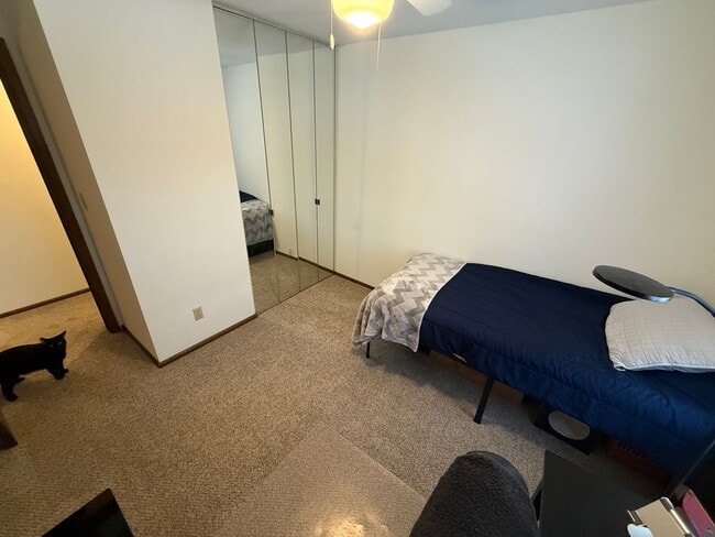 Building Photo - 425 E Henry Clay St