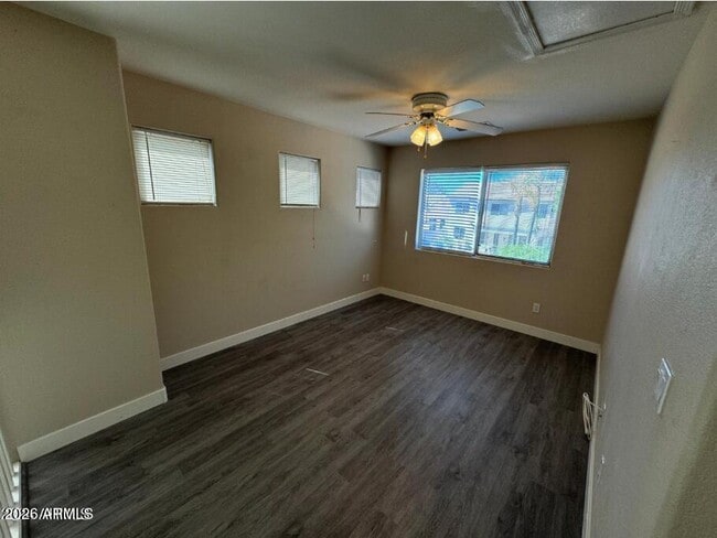 Building Photo - 1470 W Armstrong Way