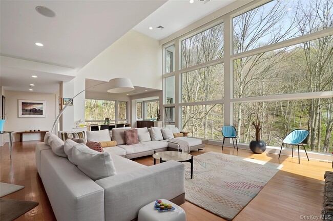 Building Photo - 17 Fox Run Rd