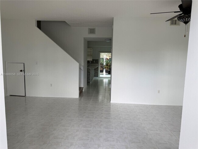 Building Photo - 5225 NW 112th Ave