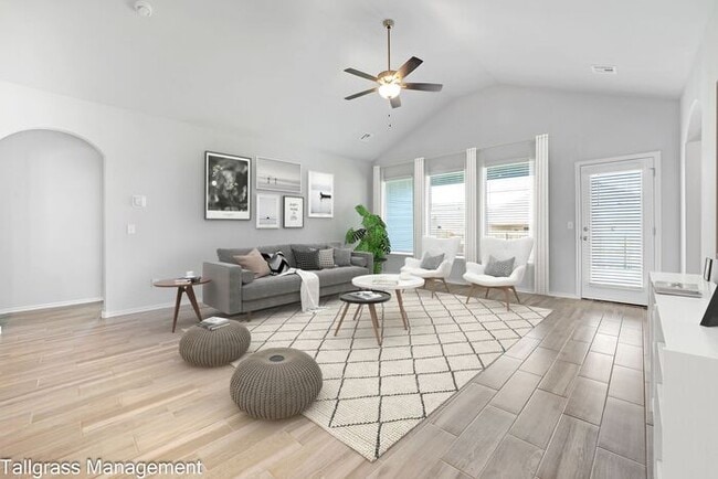 Building Photo - A Blend of Modern Luxury and Comfort