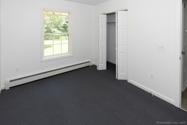 Building Photo - 9 Denmore Ln