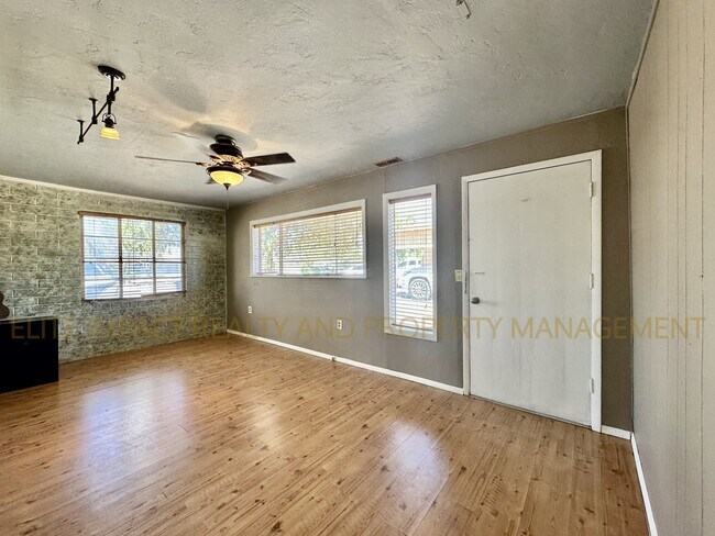 Building Photo - 5962 E 25th St