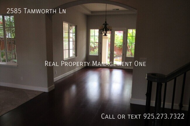 Building Photo - 2585 Tamworth Ln