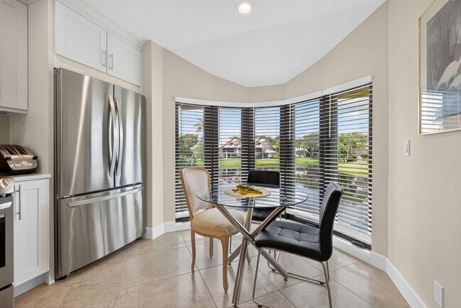 Building Photo - 16941 Waterbend Dr