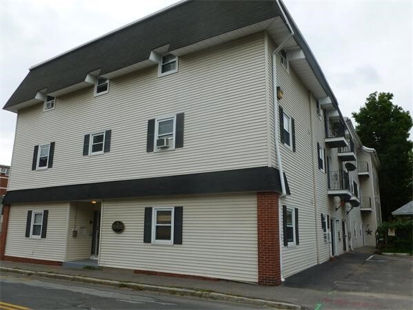 Building Photo - 16 Richards Ave