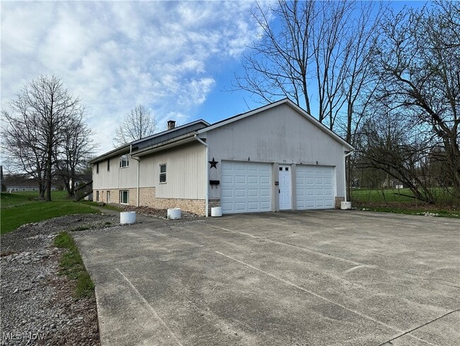 Primary Photo - 771 E Park Ave