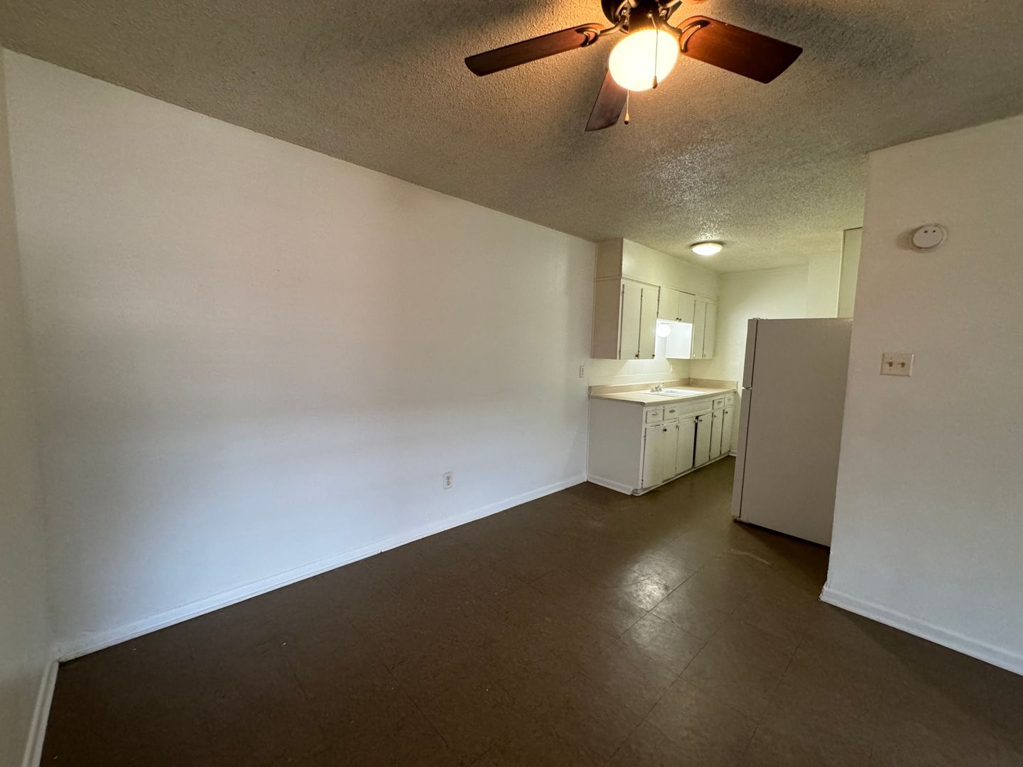 Building Photo - 505 Sunset Ln