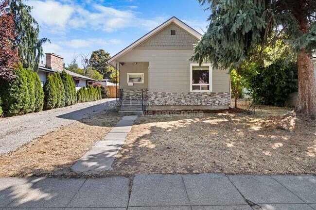 Primary Photo - 1836 E 10th Ave