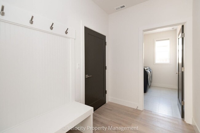 Building Photo - Brand New Beautiful Home!