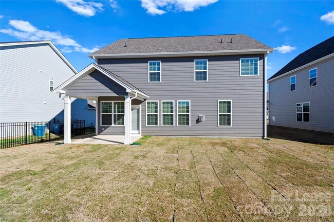 Building Photo - 7185 Sylvan Retreat Dr