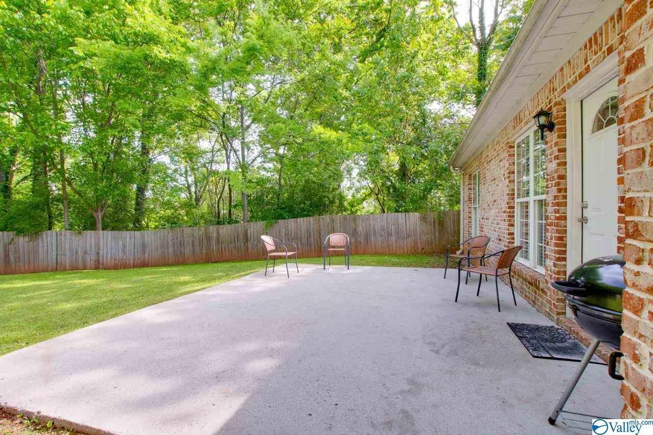 Building Photo - 2401 Ermine Dr