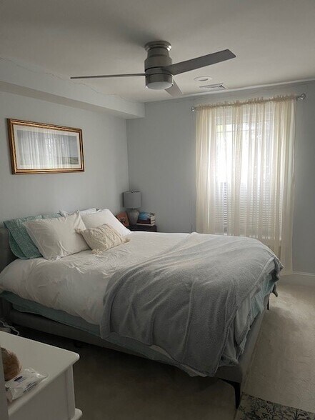 2nd floor bed - 114 Saratoga Way