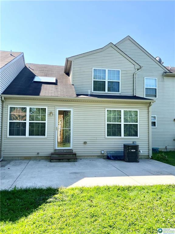 Building Photo - 5551 Stonecroft Ln