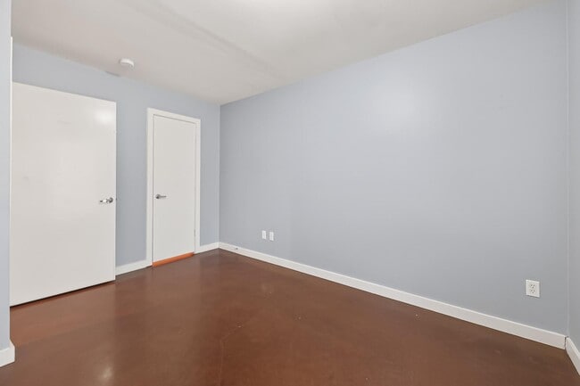 Building Photo - 6911 Yellowstone Way Dr