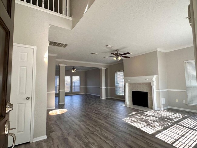 Building Photo - 1281 El Camino Village Dr