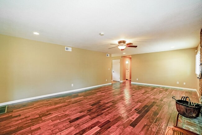 Building Photo - Charming Lincoln Village West 3BD Home with Spacious Corner Lot