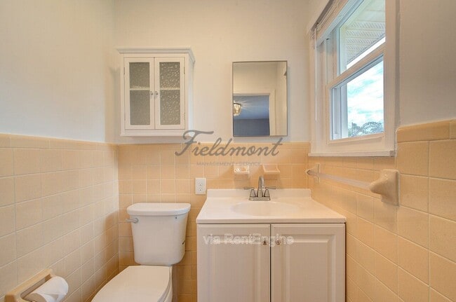 Building Photo - 301 Bannister St