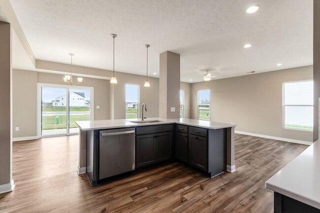 Building Photo - 5494 Dutch Ln