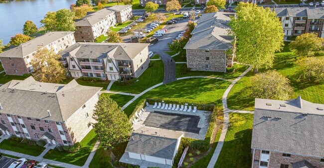 Building Photo - 18 Echo Ct