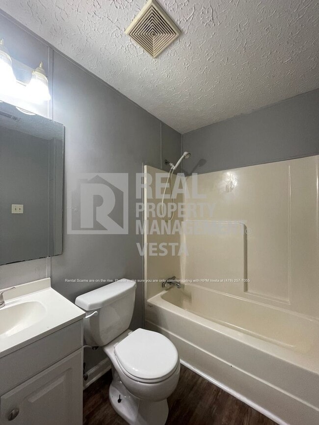 Building Photo - 72 Forest Hill Cir