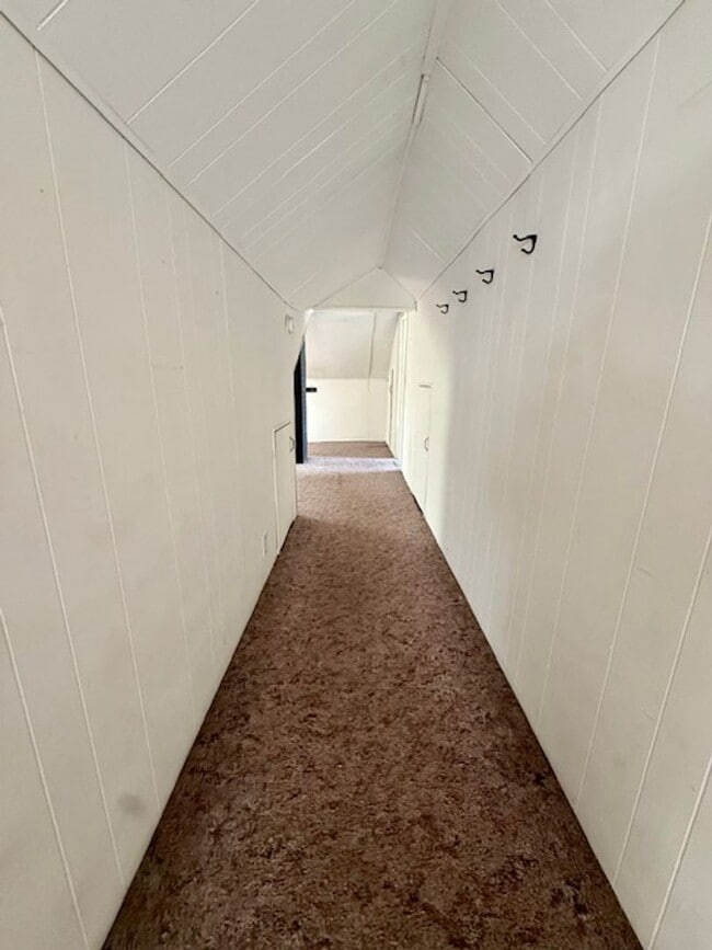 Building Photo - Studio Apartment for Rent – Steps from MSU!