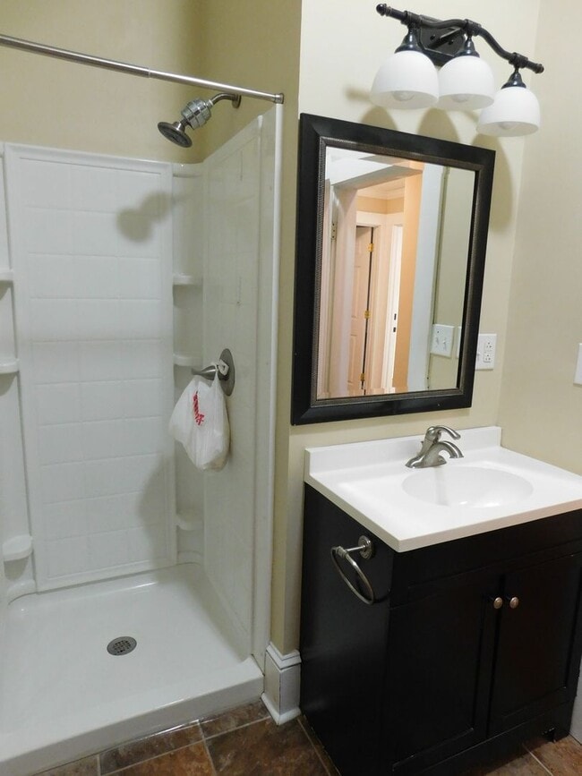 Building Photo - 216 Middle St