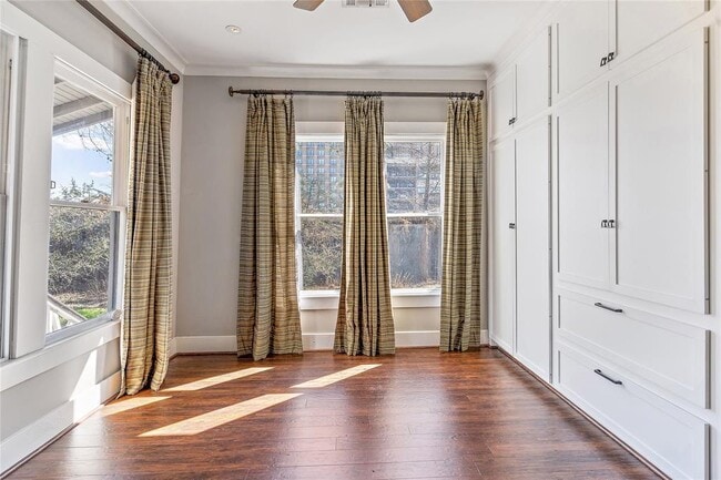 Building Photo - 809 Woodrow St