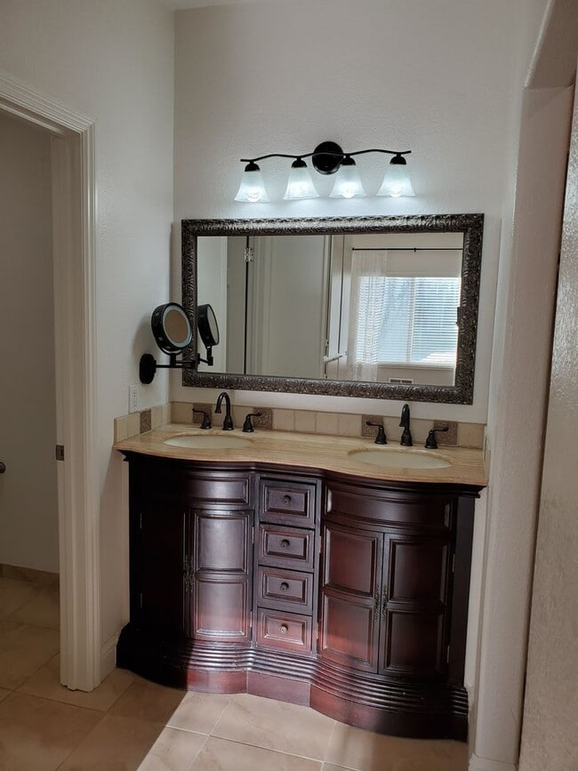 Building Photo - Beautiful Updated Condo in Prime San Ramon...