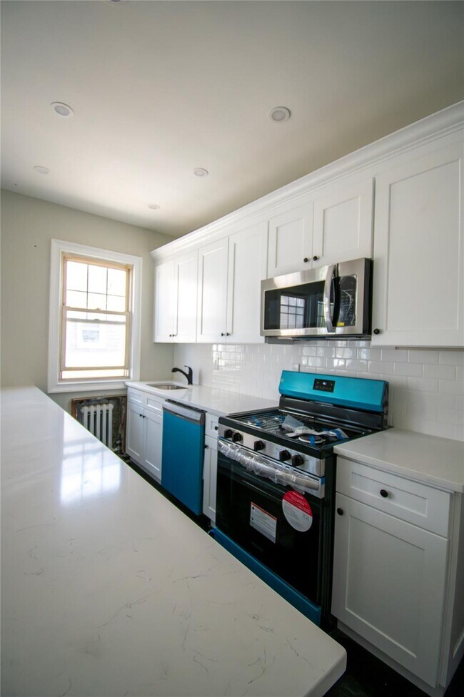 Building Photo - 840 Seaman Ave