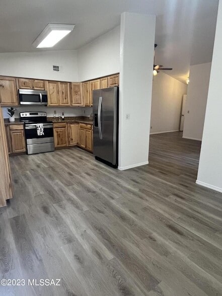 Building Photo - 9641 N Gyor Pl