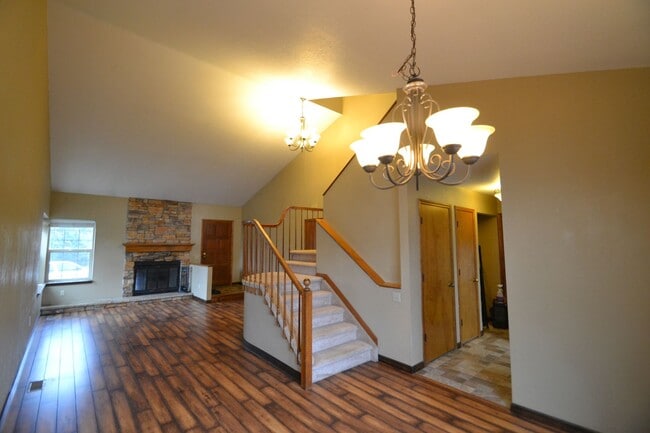 Building Photo - 830 Dancing Horse Dr