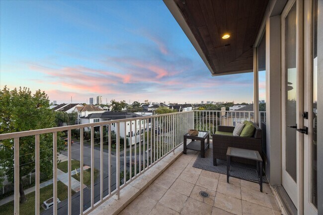 Building Photo - 1822 Morse St